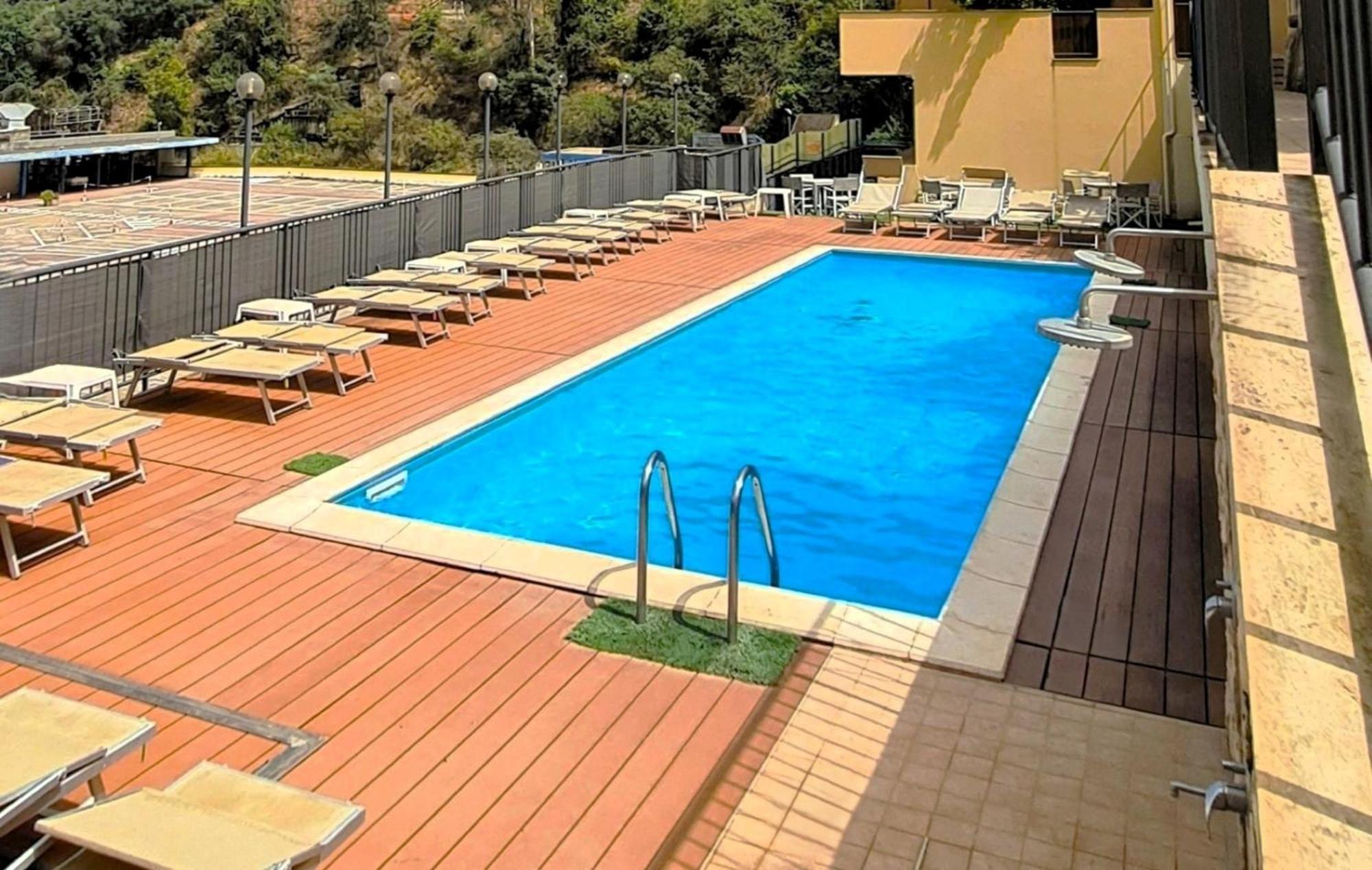Appartamento Mediterranean Pool & Parking *